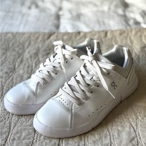 On Cloud “The Roger” sneakers women